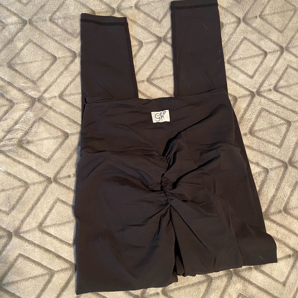 Gluteywear black scrunch bum leggings